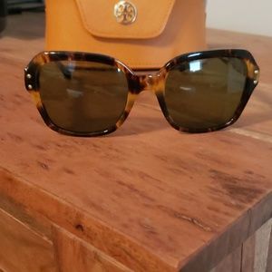 Tory Burch Accessories - Tory burch sunglasses Tory Burch Accessories - Tory burch sunglasses